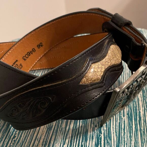 Silver Creek Collection Leather/Snake Skin Silver Buckle Belt - Picture 7 of 16